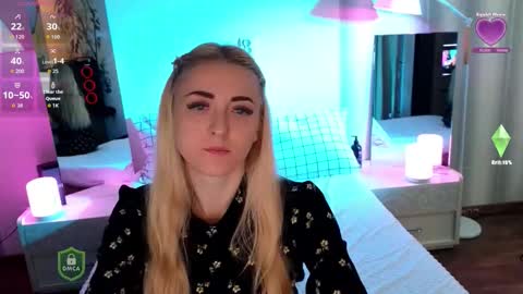 Snapshot of space_danger chatting on 10-28-25, 11:25 space danger online show from 10-28-25, 11:25