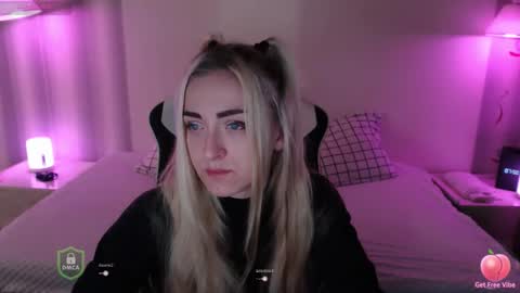 Snapshot of space_danger chatting on 12-01-25, 04:50 space danger online show from 12-01-25, 04:50