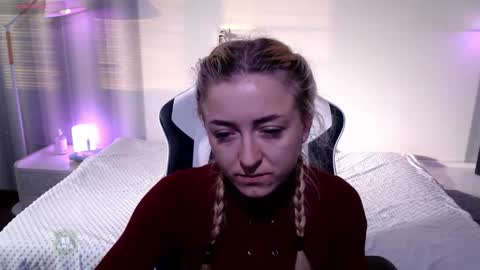 Snapshot of space_danger chatting on 12-14-25, 05:24 space danger online show from 12-14-25, 05:24