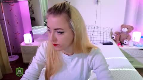 Snapshot of space_danger chatting on 01-18-26, 08:18 space danger online show from 01-18-26, 08:18