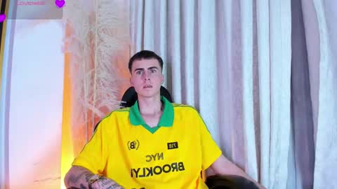 Snapshot of spaceboy_1 chatting on 03-08-26, 05:00 spaceboy_1 online show from 03-08-26, 05:00