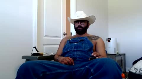 Snapshot of spacecowboi9619 chatting on 05-21-26, 08:05 SpaceCowBoy online show from 05-21-26, 08:05