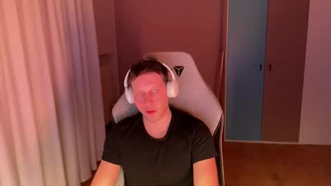 Snapshot of spaduzz chatting on 04-06-26, 06:31 spaduzz online show from 04-06-26, 06:31