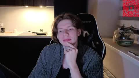 Snapshot of spaisenok chatting on 12-21-25, 11:01 Mike online show from 12-21-25, 11:01