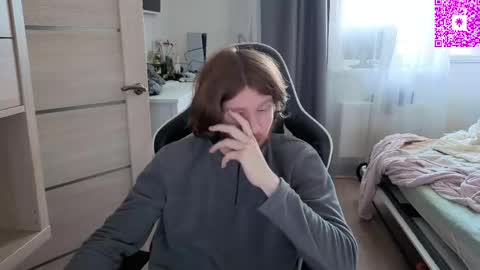 Snapshot of spaisenok chatting on 03-29-26, 09:42 Mike online show from 03-29-26, 09:42