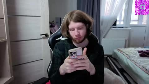 Snapshot of spaisenok chatting on 04-03-26, 05:49 Mike online show from 04-03-26, 05:49