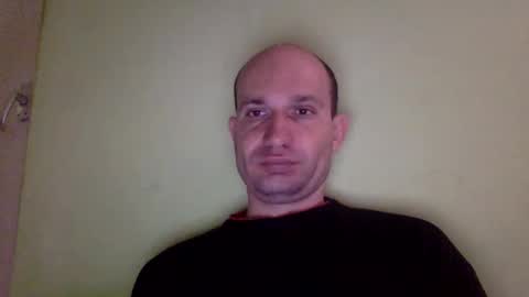 Snapshot of sparei7 chatting on 02-12-25, 11:07 Snaiky online show from 02-12-25, 11:07