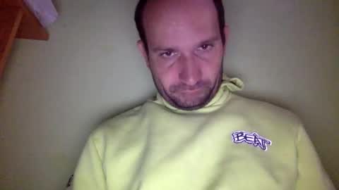 Snapshot of sparei7 chatting on 10-04-25, 01:53 Snaiky online show from 10-04-25, 01:53