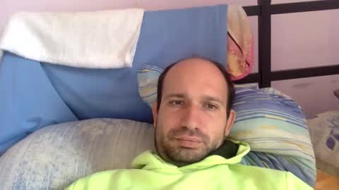 Snapshot of sparei7 chatting on 10-05-25, 02:04 Snaiky online show from 10-05-25, 02:04