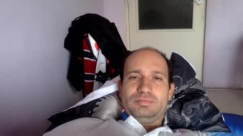 Snapshot of sparei7 chatting on 10-26-25, 10:21 Snaiky online show from 10-26-25, 10:21