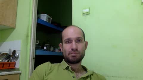 Snapshot of sparei7 chatting on 11-12-25, 10:20 Snaiky online show from 11-12-25, 10:20