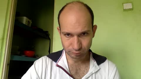 Snapshot of sparei7 chatting on 11-18-25, 12:20 Snaiky online show from 11-18-25, 12:20