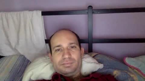 Snapshot of sparei7 chatting on 12-05-25, 12:14 Snaiky online show from 12-05-25, 12:14