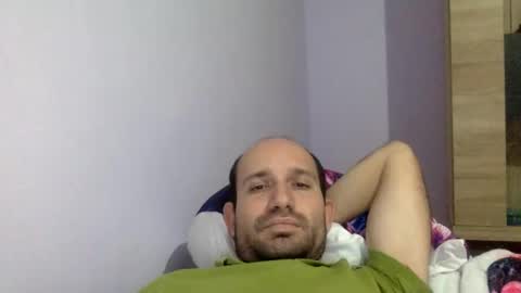 Snapshot of sparei7 chatting on 12-13-25, 07:53 Snaiky online show from 12-13-25, 07:53