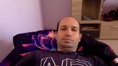 Snapshot of sparei7 chatting on 12-16-25, 12:10 Snaiky online show from 12-16-25, 12:10