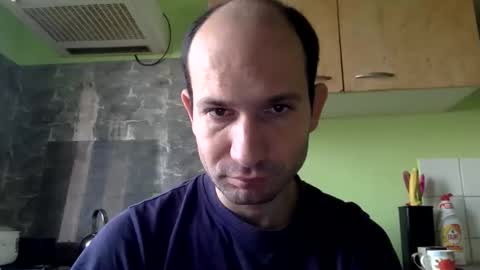 Snapshot of sparei7 chatting on 12-17-25, 01:06 Snaiky online show from 12-17-25, 01:06