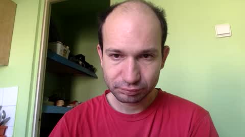 Snapshot of sparei7 chatting on 12-18-25, 12:00 Snaiky online show from 12-18-25, 12:00