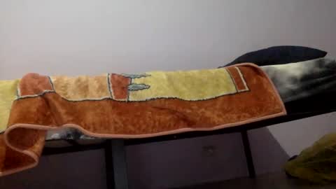 Snapshot of sparei7 chatting on 01-11-26, 03:17 Snaiky online show from 01-11-26, 03:17