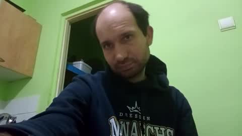 Snapshot of sparei7 chatting on 02-11-26, 07:30 Snaiky online show from 02-11-26, 07:30