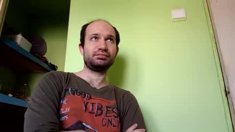 Snapshot of sparei7 chatting on 02-13-26, 08:32 Snaiky online show from 02-13-26, 08:32