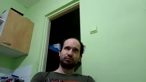 Snapshot of sparei7 chatting on 02-14-26, 10:50 Snaiky online show from 02-14-26, 10:50