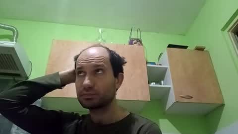 Snapshot of sparei7 chatting on 02-21-26, 12:11 Snaiky online show from 02-21-26, 12:11