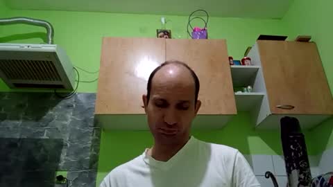 Snapshot of sparei7 chatting on 03-09-26, 11:42 Snaiky online show from 03-09-26, 11:42