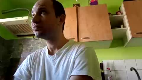 Snapshot of sparei7 chatting on 03-11-26, 11:49 Snaiky online show from 03-11-26, 11:49