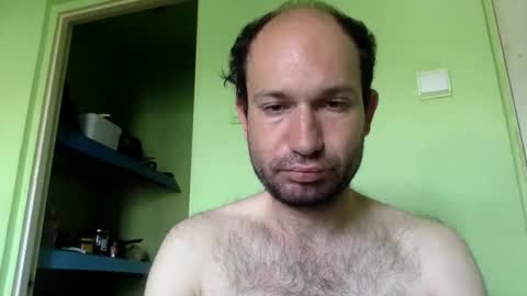 Snapshot of sparei7 chatting on 05-08-26, 09:36 Snaiky online show from 05-08-26, 09:36