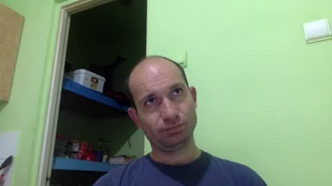 Snapshot of sparei7 chatting on 05-17-26, 09:44 Snaiky online show from 05-17-26, 09:44