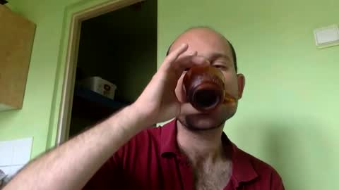 Snapshot of sparei7 chatting on 05-21-26, 09:05 Snaiky online show from 05-21-26, 09:05