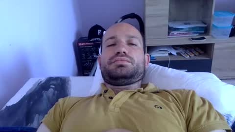 Snapshot of sparei7 chatting on 05-26-26, 10:22 Snaiky online show from 05-26-26, 10:22
