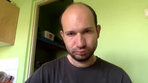 Snapshot of sparei7 chatting on 06-05-26, 08:20 Snaiky online show from 06-05-26, 08:20