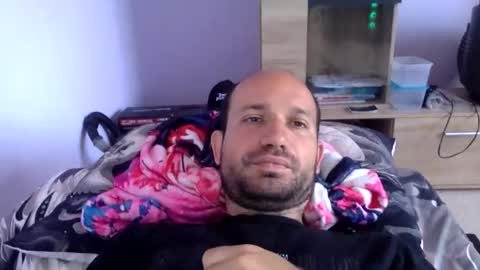 Snapshot of sparei7 chatting on 06-07-26, 10:52 Snaiky online show from 06-07-26, 10:52