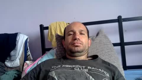 Snapshot of sparei7 chatting on 06-12-26, 09:30 Snaiky online show from 06-12-26, 09:30
