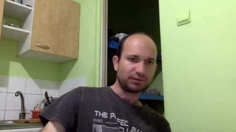 Snapshot of sparei7 chatting on 06-12-26, 10:52 Snaiky online show from 06-12-26, 10:52