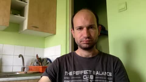 Snapshot of sparei7 chatting on 06-13-26, 10:57 Snaiky online show from 06-13-26, 10:57