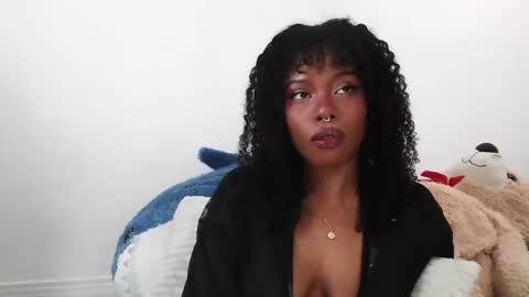 Snapshot of sparklingsoleil chatting on 09-20-25, 07:26 Soleil online show from 09-20-25, 07:26