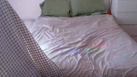 Snapshot of sparklingsoleil chatting on 03-10-26, 03:39 Soleil online show from 03-10-26, 03:39