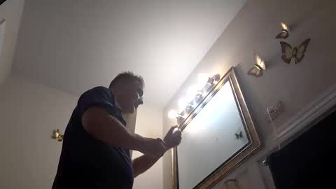 Snapshot of sparkyspeedway chatting on 10-31-25, 12:55 sparkyspeedway online show from 10-31-25, 12:55