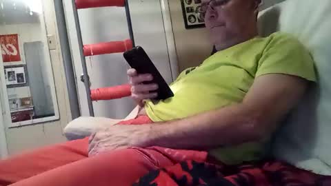 Snapshot of sparkyspeedway chatting on 12-16-25, 03:00 sparkyspeedway online show from 12-16-25, 03:00