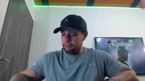 Snapshot of spartacus_cam chatting on 09-30-25, 05:34     online show from 09-30-25, 05:34