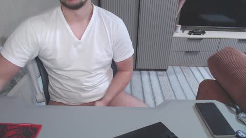 Art online show from 01-12-25, 03:49