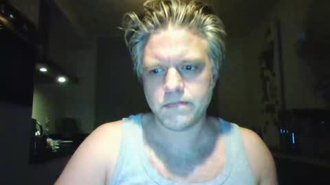 Snapshot of spectacularguy chatting on 02-15-26, 01:02 DutchDude online show from 02-15-26, 01:02