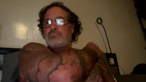 Snapshot of specter1972 chatting on 11-11-25, 01:38 specter1972 online show from 11-11-25, 01:38