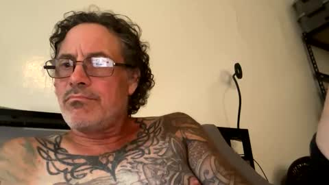 Snapshot of specter1972 chatting on 11-16-25, 02:00 specter1972 online show from 11-16-25, 02:00