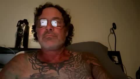 Snapshot of specter1972 chatting on 11-19-25, 01:49 specter1972 online show from 11-19-25, 01:49