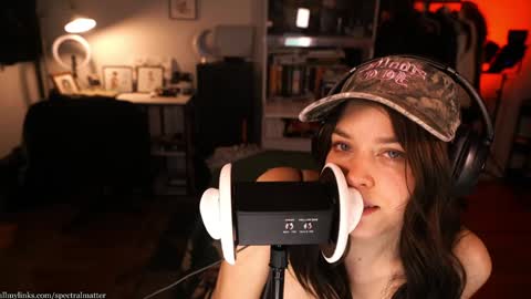 Snapshot of spectralmatter chatting on 03-05-26, 01:23 m online show from 03-05-26, 01:23