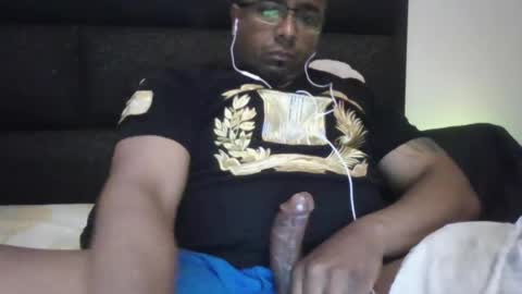 Snapshot of speed01 chatting on 07-12-26, 08:11 Hot chocolate online show from 07-12-26, 08:11