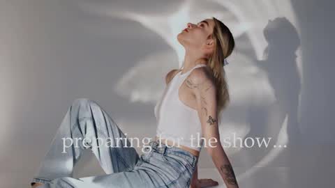 your sweet Jessy online show from 12-14-25, 05:07